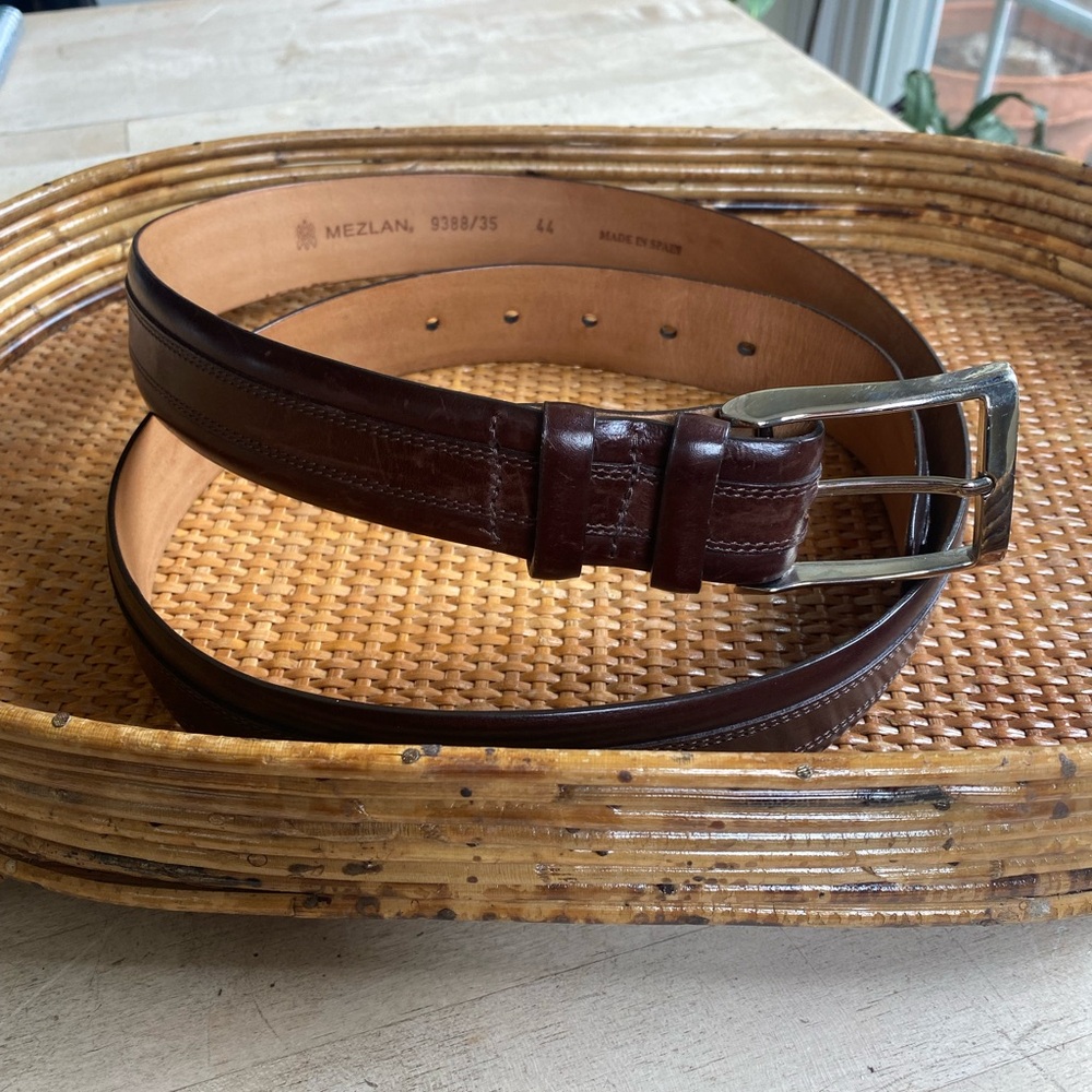 Mezlam Brown Genuine Leather Belt Size 44 48-1/2 x 1-3/8” VGUC Made in Spain